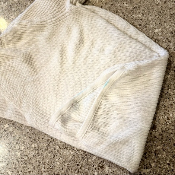 Express Women's Oversized White Sweater - Size XS - Picture 6 of 8